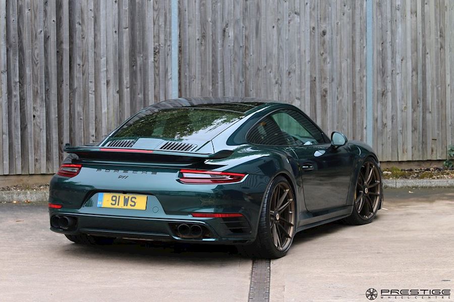 Porsche 911 991.2 Turbo S installed with HRE P104 alloy wheels