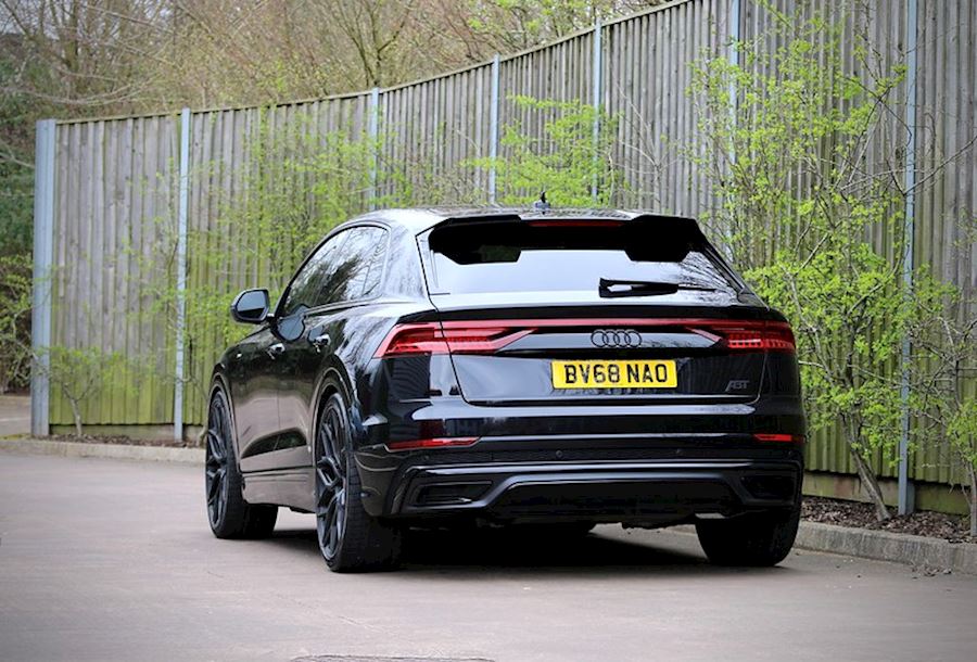 Audi Q8 installed with Vossen HF2 in Satin Black