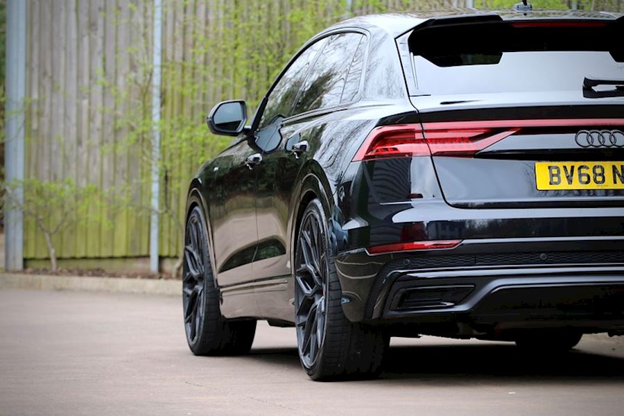 Audi Q8 installed with Vossen HF2 in Satin Black