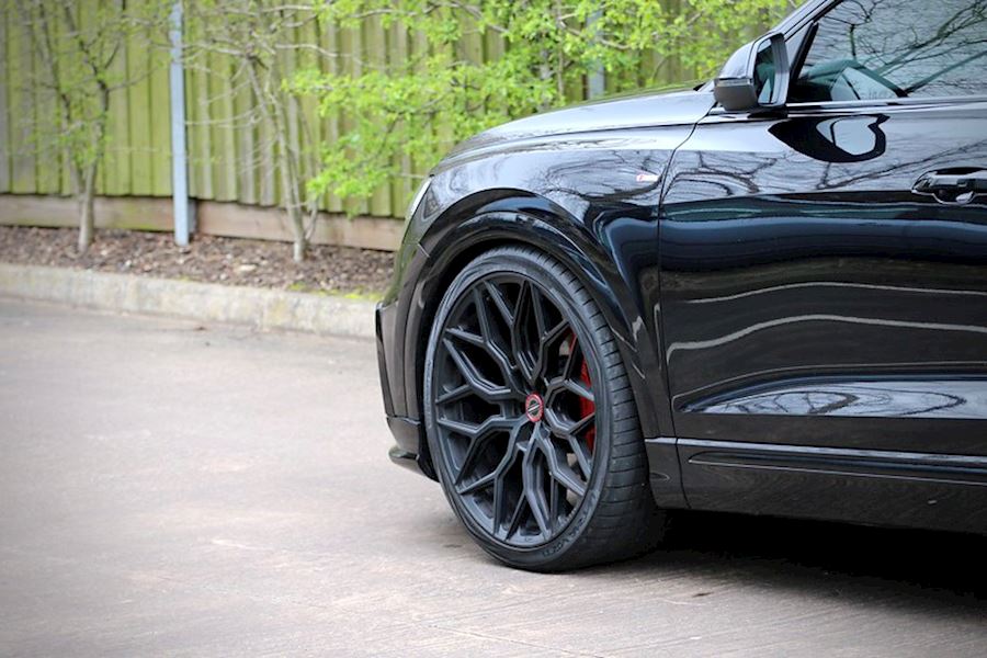 Audi Q8 installed with Vossen HF2 in Satin Black