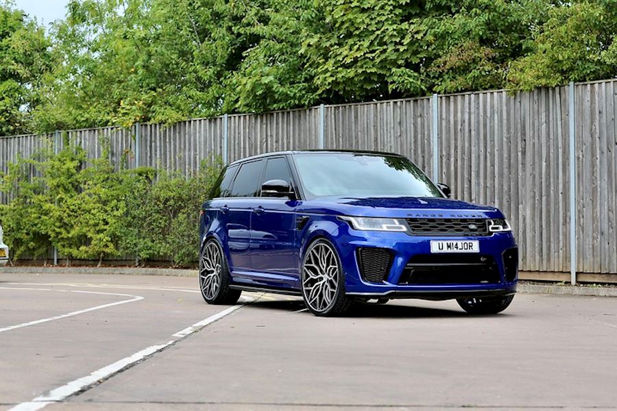 Range Rover SVR installed with  Vossen HF-2 in Brushed Gloss Black