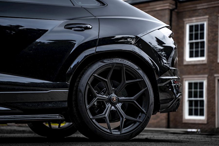 Lamborghini Urus installed with Vossen x Novitec NL4 alloy wheels