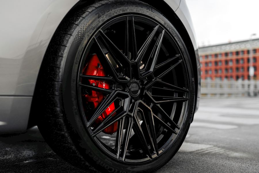 Range Rover Sport 2023 installed with Vossen HF7 wheels in Gloss Black