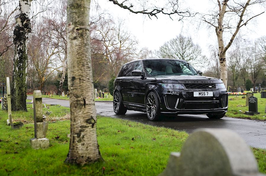 Range Rover Sport SVR installed with Vossen S17-01 wheels in Brushed Dark Smoke