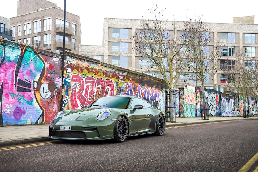 Porsche 992 GT3 Touring installed with AL13 Wheels - R80-109R Aerodisc