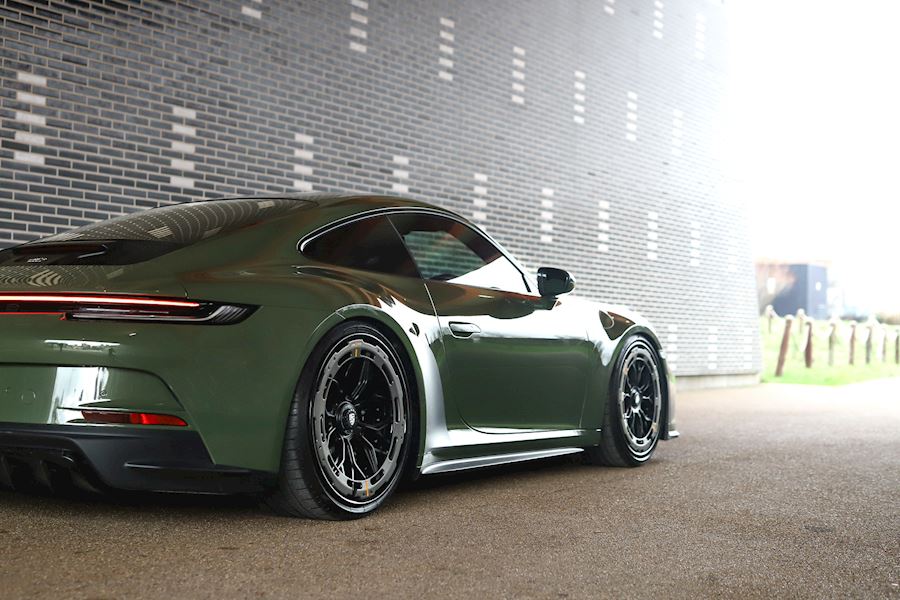 Porsche 992 GT3 Touring installed with AL13 Wheels - R80-109R Aerodisc