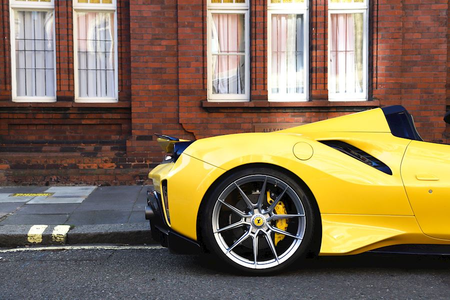 Ferrari 488 Pista Spider installed with Vossen x Novitec NF10