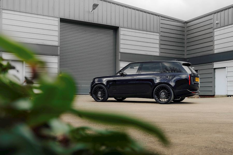 2023 Range Rover installed with Vossen HF8 wheels in Gloss Black