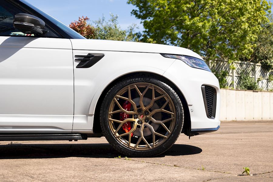 Range Rover Sport SVR installed with Vossen Forged S17-01