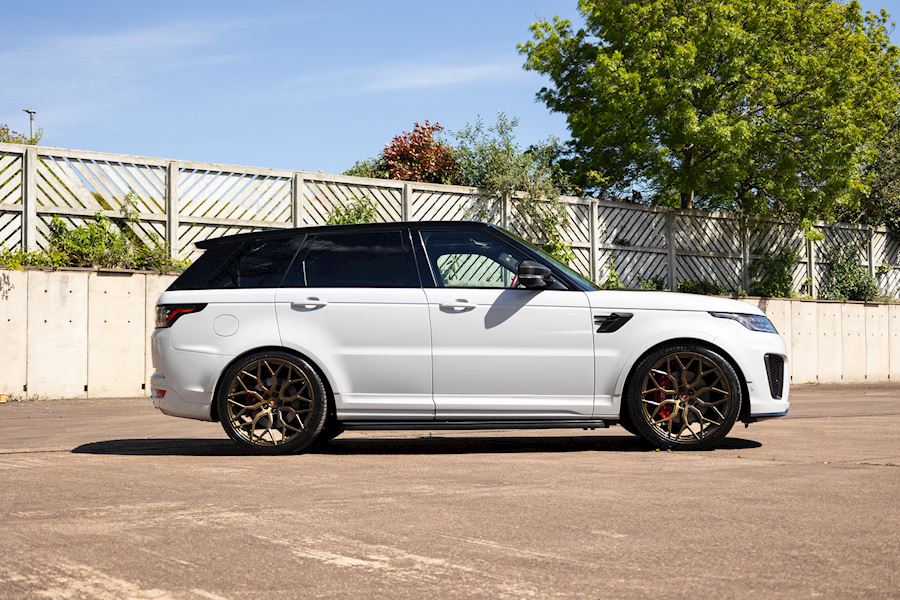 Range Rover Sport SVR installed with Vossen Forged S17-01