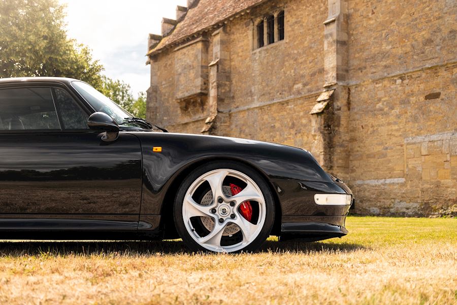 Porsche 993 Turbo installed with HRE 522m monoblock alloy wheels