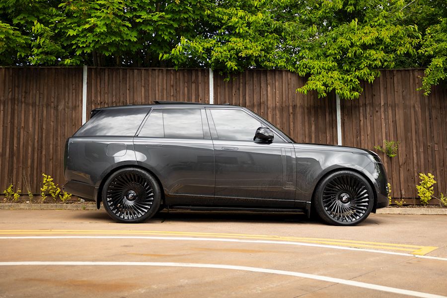 Range Rover 2024 L460 installed with Forgiato Trimestre-M TWIST alloy wheels