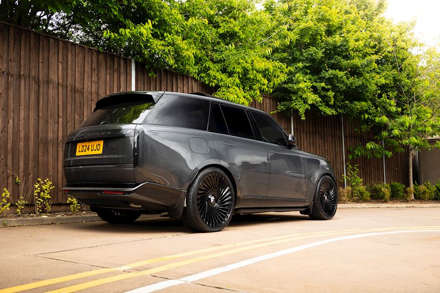 Range Rover 2024 L460 installed with Forgiato Trimestre-M TWIST alloy wheels