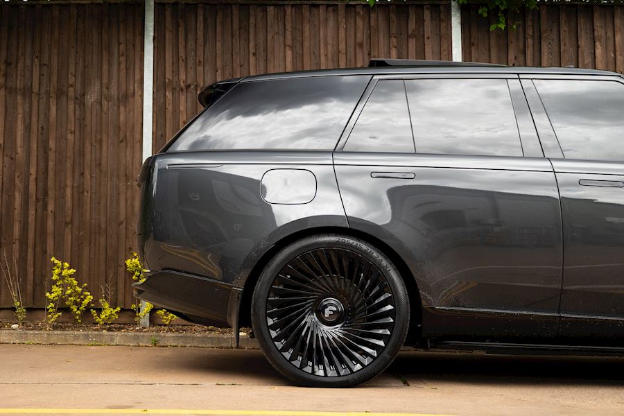 Range Rover 2024 L460 installed with Forgiato Trimestre-M TWIST alloy wheels