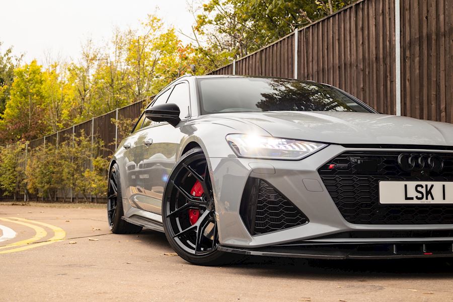 Audi RS6 C8 installed with Vossen HF-5 wheels in Gloss Black