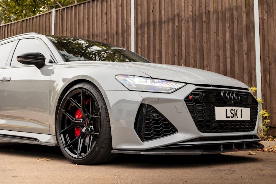 Audi RS6 C8 installed with Vossen HF-5 wheels in Gloss Black