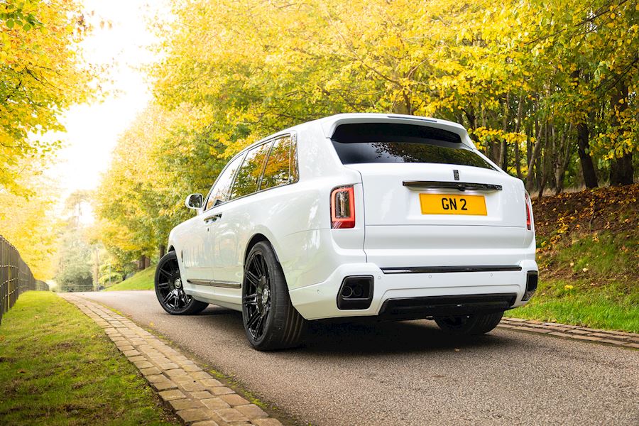 Rolls Royce Cullinan Series II installed with Vossen x Novitec SP-2 alloy wheels in Gloss Black