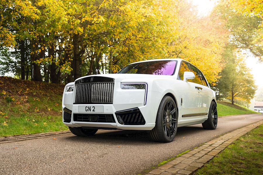 Rolls Royce Cullinan Series II installed with Vossen x Novitec SP-2 alloy wheels in Gloss Black