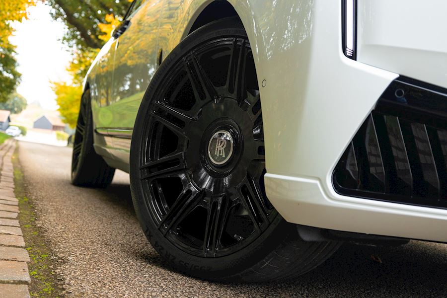 Rolls Royce Cullinan Series II installed with Vossen x Novitec SP-2 alloy wheels in Gloss Black