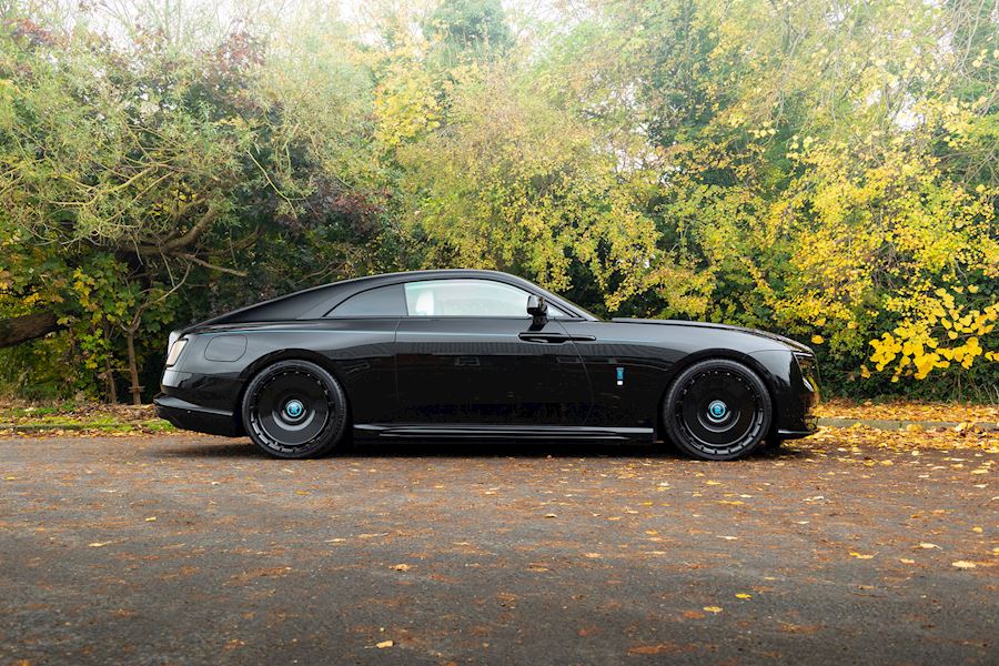 Rolls Royce Spectre installed with Vossen x Novitec SP3 alloy wheels in Gloss Black & lowered