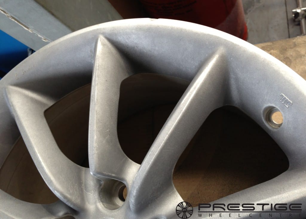 Aston Martin DB7 alloy wheel renovation